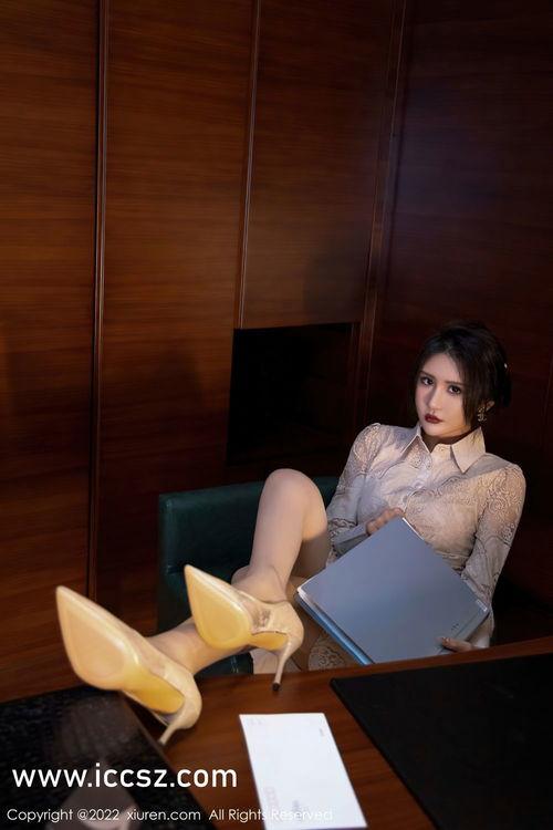 爆黑料和曝黑料的用法